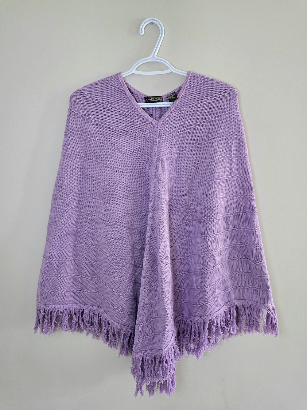JEANNE PIERRE vintage lilac lavender fringe knit poncho shawl, medium + new
